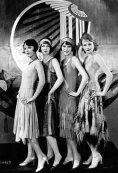 Flapper Girl 1920s Flapper Girl, Flapper Girls, 1920s Fashion Women, 1920s Women, 1920 Fashion, Flapper Girl, Elsa Schiaparelli, Stunning Makeup, 20s Fashion