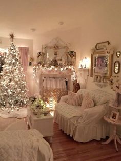 Cotteque Bedroom, Croquette Living Room, Christmas Room Inspo Pink, Coquette Living Room Aesthetic, Pink Winter Bedroom, Coquette Christmas Room, Christmas Bedroom Decor Pink, Pink Christmas Aesthetic Bedroom