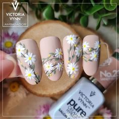 Nail Art Fleur, Daisy Acrylic Nails, Spider Gel, Quick Nail Art, Unghie Nail Art, Sunflower Nails, Elegant Nail Art