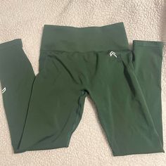 Oner Active Effortless Leggings Evergreen Size Medium Nwot Short/Regular Lenght These Are Brand New, Literally Only Tried On Once. Took Off The Tag Because I Meant To Wear Them But I Just Don’t Reach For Them. Color Isn’t Flattering On Me. They Have The * Printed* Logo On The Waist And The Leg. Waist Measurements In The Picture. 11 1/2” Green Full-length Workout Leggings, Full-length Green Workout Leggings, Green Full Length Workout Leggings, Full Length Green Workout Leggings, Green High Waist Yoga Leggings, Green High Waist Leggings For Yoga, High Waist Green Workout Leggings, Green High Waist Workout Leggings, Full Length Green Leggings Athleisure