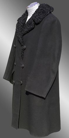 900s Melton Cloth Overcoat w Lamb Fur Collar Edwardian Mens Fashion, Mens Fur Collar Coat, Victorian Mens Fashion, Victorian Mens Clothing, Inspector Calls, Vintage Coats, Moncler Jacket, Period Outfit, Women Overcoat