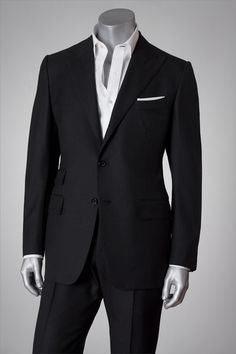 Black Suit Men, Classy Suits, Tom Ford Suit, Sharp Dressed Man, Black Suit, Mens Fashion Suits, Well Dressed Men, Moda Vintage, Gentleman Style