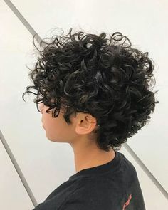 Cute Short Curly Hairstyles, Curly Hair Photos, Short Curly Haircuts, Haircuts For Curly Hair, Short Wavy Hair, Short Wavy, Short Black Hairstyles, Short Haircut, 2018 Fashion