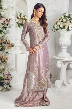 Designer Outfit, Pakistani Fancy Dresses, Hacks Clothes, Fashion Hacks, Net Dupatta, Pakistani Designers, Fashion Hacks Clothes, Party Wear Dresses, Fancy Dresses