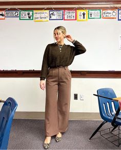 chambray Teacher Outfits Dress Pants, Secondary Teacher Outfits, English Teacher Outfit, Psychologist Outfit, School Teacher Outfit, Brown Monochrome, Sloane Tailored Pant, Teacher Outfit Ideas, Teacher Outfits Dresses