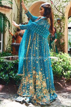 Day Lehenga, Pakistani Bridal Gown, Gown Pakistani, Pakistani Gown, Lehenga Dress, Pakistani Bridal Dress, Choli Dress, Zardozi Work, Embellished Neckline