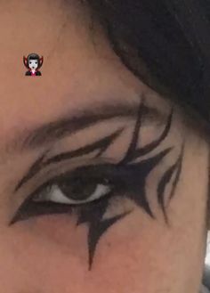 Graphic Eyeliner Ideas Goth, Cybersigilism Eyeliner, Graphic Liner Makeup Hooded Eyes, Goth Makeup Hooded Eyes, Goth Graphic Liner, Graphic Liner Hooded Eyes, Eyeliner Ideas Creative, Graphic Eyeliner For Hooded Eyes, Creative Eyeliner Looks