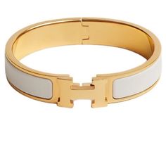 Designer Style H Bangle Bracelet. Non Tarnishing. Several Colors. Please Ask. Blonde Gold Jewelry, Gold And White Bracelet, Chanel Bracelet Gold, Cute Bangles, Stockholm Jewelry, Hermes H Bracelet, Expensive Bracelets, Nice Bracelets, Initial Bangle Bracelet