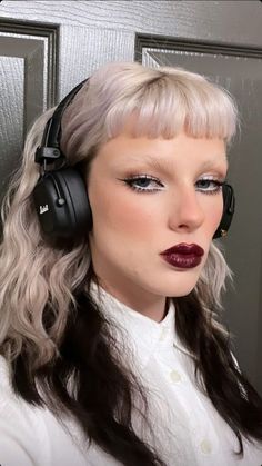 Silver Bleached Hair, Camisole Outfit Aesthetic, Layered Micro Bangs, White Roots Black Hair, Blonde Goth Hair, Two Tone Mullet, Alternative Blonde Hair, Bleached Brows Makeup, Liv Huffman