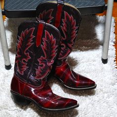 Corral Genuine Eelskin And Leather Western Boots. Stated Size 6.5 M, But With A Narrow Fit. Some Minor Wear On Left Toe Bend, And A Knick In The Crest Of Arch. I Just Couldn't Break Them In, So Now I Must Pass Them On. Plenty Of Boot Scootin Boogie Left In These Bad Gals! Boot Scootin Boogie, Leather Western Boots, Bad Gal, Moto Boots, Western Boots, Bend, Arch, Black And Red, Size 6