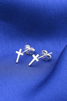 Make a statement and style with our stunning Sterling Silver Cross Earrings. Wear them to express your faith or as a chic accessory that adds a touch of grace to your look. Declaration Of Faith, Silver Cross Earrings, Cross Earrings Studs