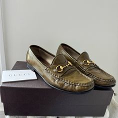 These Are The Most Classic Gucci Loafer Shape And The Patent Green Is What Makes Them So Unique! They Are The Perfect Mix Of Preppy, Classic, Quiet Luxury, And Funky. It 38 - I’m An 8 And They Fit Me, But Listing Them As 7.5 Because I Think That’s The Proper Size Conversion. So Cute With Or Without Socks- Perfect With Jeans Or A Skirt. Honestly Just Adorable! I’ve Loved Them And Now It’s Someone Else’s Turn (I’m Wearing The Blue Pair I Bought More, So Letting These Green Babies Fly)! They Come I Gucci 1953 Horsebit Loafer, Horsebit Loafers, Quiet Luxury, Green Baby, Gucci Shoes, Flat Shoes Women, And Now, Loafer Flats, Patent Leather