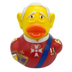 King Charles Ente Badeente Quietscheente Gummiente Yarto Bath Time Routine, Red Uniform, Time Routine, Bath Toy, The Royal Family, Bath Toys