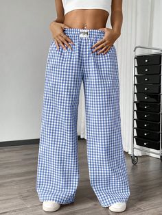 Pantalones de pierna ancha tejidos azul y blanco para mujeres Azul y blanco Casual   Tela tricotada Guingán,A cuadros Pierna recta No-Elástico  Women Clothing, size features are:Bust: ,Length: ,Sleeve Length: Blue Plaid Pants Outfit, Blue Plaid Pants, Plaid Pants Outfit, Checkered Pants, Plaid Pajama Pants, Bow Shorts, Cropped Leather Jacket, Plaid Pajamas, Printed Sleeveless Top