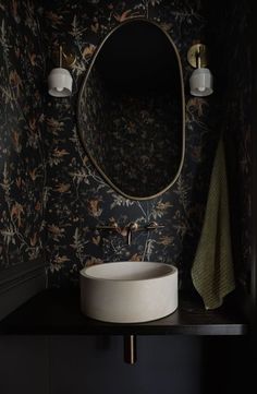 Dark Powder Room Ideas, Moody Powder Room, Powder Bathroom Ideas, Half Bathroom Design, Gothic Bathroom, Powder Room Wallpaper