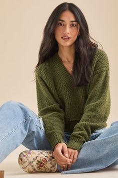 Wrap yourself in effortless comfort with our nubby knit cropped sweater. The perfect blend of cozy and chic, this piece adds a touch of playful modernity to your wardrobe. Green Fall Sweater, Emerald Green Sweater, Target Sweaters, Football Dress, Knit Cropped Sweater, Dolman Sweater, Gold Sweater, Olive Green Sweater, Unique Fall