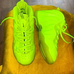 Nike Air Foamposite Size 3 Guc Neon Green Nike Foamposite, Nike Yellow, Foam Posites, Kids Nike, Shoes Nike, Neon Green, Kids Shoes, Nike Shoes, Nike Air