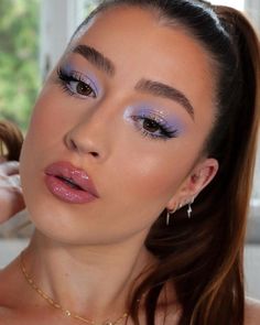 Purple Makeup Euphoria, Fairy Makeup Looks Purple, Iridescent Eyeshadow Looks, Blue Purple Makeup Looks, Light Purple Prom Makeup, Purple Rhinestone Makeup, Blue Makeup Looks Simple, Light Purple Makeup Looks, Blue Fairy Makeup