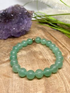 🌷 Aventurine natural stone bracelet 🌷 ✨ Bead diameter: 8 mm. Bracelet mounted on ultra-resistant nylon elastic thread 💎 Goods made from Aventurine 💎: - Promotes clear ideas and brings a vision of life - Increases creativity, determination and helps to make decisions - Promotes well-being and self-confidence - Helps to regain balance and self-confidence - Helps to regain emotional balance and stability - Attracts abundance and boosts ambition - Calms emotions ✨ Purification: Incense Reload: S Casual Aventurine Jewelry For Gifts, Casual Adjustable Aventurine Bracelets, Casual Adjustable Aventurine Beaded Bracelets, Adjustable Aventurine Stretch Bracelet Gift, Adjustable Aventurine Spiritual Stretch Bracelet, Aventurine Stretch Bracelet With Round Beads As Gift, Aventurine Round Beads Stretch Bracelet As Gift, Everyday Green Stretch Bracelet With 8mm Beads, Increase Creativity