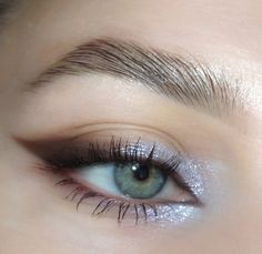 Blue Eyeshadow For Green Eyes, Green Blue Eyes Makeup, Blue Eyeshadow Green Eyes, Green Makeup Blue Eyes, Eyeshadow For Blue Green Eyes, Enchanted Makeup Looks, Makeup For Blue Green Eyes, Aesthetic Eyeshadow, Makeup Looks Winter