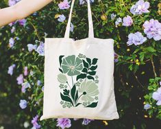 Flower Tote, Book Bag Design, Paint On Bag, Tote Bag Flower Design, Flowers Tote Bag, Decorating Tote Bags, Toat Bag, Cricut Tote Bags, Tote Bag Print Design