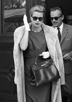 Sac Hermes Kelly, Grace Kelly Style, Princesa Carolina, Princess Grace Kelly, Prince Rainier, Hermes Kelly Bag, Jeanne Damas, Kelly Bag, Actrices Hollywood