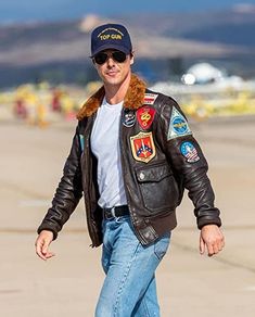 Tom Cruise Top Gun maverick bomber jacket Aviation Fashion, Aviation Jacket, Patches Vintage, Military Logo, Pilot Jacket, Mens Black Jacket, Early 60s, Flight Jacket, Ramones