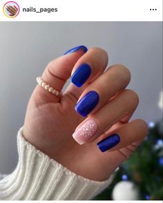 Blue Christmas Nails, Nail Design Glitter, Holiday Nails Christmas, Blue Nail Designs, Snowflake Nails, Christmas Nails Acrylic, Blue Nail