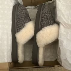 Women’s Size 11 Classic Gray Knit Slippers. Grey Slippers, Knit Slippers, Shoes Ugg, Classic Gray, Knitted Slippers, Ugg Classic, Women's Slippers, Womens Uggs, Ugg Shoes