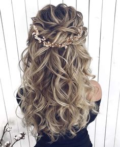 Grad Hair, Elegant Wedding Hair, Bridal Hair Clip, Wedding Hair Inspiration, Wedding Hair Down, Post Surgery, Wedding Hairstyle, Wedding Hairstyles For Long Hair, Hair Vine