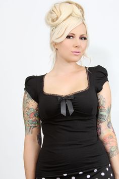 Sweetheart Neckline Shirt, Tops To Sew, Sweetheart Shirt, Goth Tops, Sweetheart Top, 2000s Clothes, Lace Neckline, Style Savvy, Satin Bow