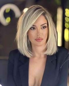 The Top 35 Professional Hairstyles For Women for the Office Long Bob Haircuts, Haircuts For Medium Hair, Long Bob Hairstyles, Chic Hairstyles, Medium Hair Cuts, Shoulder Length Hair, Medium Length Hair Cuts, Professional Hairstyles