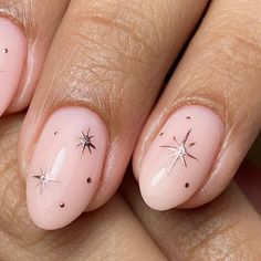 Pink And Star Nails, Winter Nails Stars, Christmas Nails Star Of Bethlehem, Christmas Nails With Stars, Star Of Bethlehem Nails, Star Christmas Nails, Solstice Nails, Pink New Years Nails