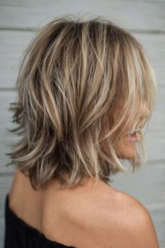 Transform your look and embrace the charm of medium-length hair with a myriad of layers that promise versatility and style. Whether you're drawn to the Haircuts For Medium Length Hair, Layered Haircuts For Medium Hair, Haircuts For Medium Hair, Mid Length Hair, Short Blonde, Short Blonde Hair