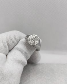 Memento Mori Ring - Silver Pinky Ring - Rings For Men - Silver Rose Flower Jewelry A unique and minimal Memento Mori signet ring that is perfect for both men and women. - Ring size: Select your ideal ring size. - Add your personalized engraving on the back of your pendant. Material: Sterling Silver 925 ▪️ Face Size: 1.3 x 1.1 cm  Photos are of our real jewelry and will be delivered as seen. Thank you!  With every order, we include our Danelian Jewelry branded gift boxes. 🎁 My customer service i Symbolic Skull Ring For Anniversary, White Gold Round Skull Ring Stamped 925, Skull Ring Stamped 925 For Anniversary, Symbolic White Gold Skull Ring For Anniversary, Symbolic Engraved White Gold Skull Ring, Memento Mori Ring, Mens Signet Ring, Silver Pinky Ring, Signet Ring Men