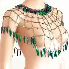 Beetle Wings Hollow Out Sleeveless Woman Cape Coat Sexy Club Tops Chain Bra Sequins Necklace Holiday Vocation Party Outwear Beetle Wings, Rave Outfit, Club Tops, Capes For Women, Black Chain, Mode Inspo