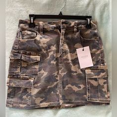 Nwt Hidden Peyton Camo Cargo Skirt. Size Small. Has Stretch To The Fabric. Super Cute! Can Even Fit A Medium Camo Cargo Skirt, Cargo Skirt, Camo, Womens Skirt, Super Cute, Size Small, Skirt, Green, Fabric