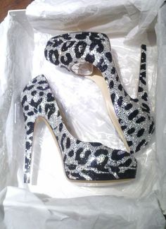 Heels Tumblr, Leopard Shoes, Leopard Heels, Crystal Shoes, Fabulous Shoes, Hot Shoes, Shoe Closet, Crazy Shoes, Shoe Obsession