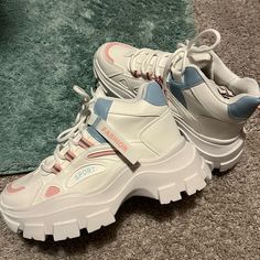 Never Worn, Baby Pink & Blue. Kawaii Platform Shoes, Txt Concert, Shein Shoes, Dad Sneakers, Chunky Shoes, Shoes Brand, Platform Shoes, Sock Shoes, Concert Outfit