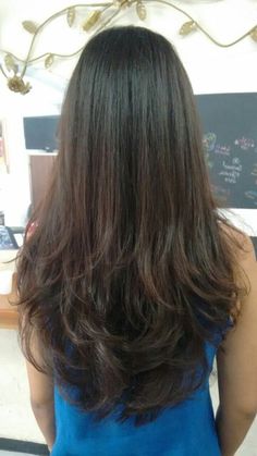 Cabelo longo, corte repicado em camadas. Black Hair Haircuts, Haircuts For Long Hair With Layers, Long Layered Haircuts, Dark Brown Hair