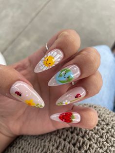 Unique Spring Nail Designs, Spring Vibe Nails, Artsy Summer Nails, Super Cool Nail Designs, Easy Basic Nail Designs, Hippy Almond Nails, Funky Oval Nails, Hippie Acrylic Nail Designs, Artsy Almond Nails