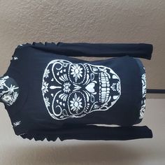 Women's Jawb Reaker Sugar Skull Sweater Lg Never Worn. New Condition. Skull Sweater, Sugar Skull, Scoop Neck, Sweaters For Women, Women Shopping, Black, Color