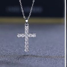 Brand New! Women’s Silver Cross Necklace Absolutely Flawless Elegant Rhinestone Cross Necklace On Clavicle Chain, Elegant Rhinestone Cross Clavicle Necklace, Elegant Rhinestone Cross Pendant Clavicle Necklace, Cross Shaped Rhinestone Necklace Gift, Elegant Crystal Cross Rhinestone Necklace, Elegant Crystal Rhinestone Cross Necklace, Elegant Cross Pendant Necklace With Rhinestones, Rhinestone Cross Pendant Necklace, Elephant Necklace Gold