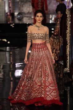 India Fashion Week, Indian Bridal Lehenga, Patiala Salwar, Indian Bridal Wear, Manish Malhotra, Indian Bridal Outfits, Indian Couture, Indian Wedding Outfits