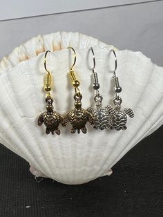 Turtle Earrings, Silver Turtle Earrings, Sea Turtle Earrings, Gold Turtle Dangling Earrings, Dangling Silver Turtle Earrings by BecSueJewelryShop on Etsy White Howlite Jewelry, Colorful Bead Bracelets, Earrings Dangling, Purple Bracelet, Dangling Earrings