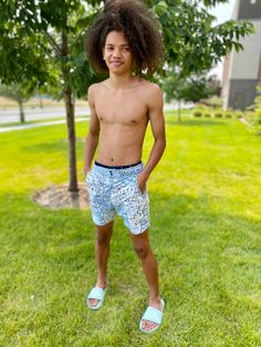 This Adult Straight Fit PDF Sewing Pattern features boardshorts with cargo pocket options, shorts mid-thigh, low-thigh, and knee-length styles with slashed pockets.  I hope you will love this pattern as much as I do and that you will enjoy sewing it! This is a Digital PDF Sewing Pattern.  It is not a paper pattern.  Yo Short Swim Trunks With Elastic Waistband And 4-way Stretch, Solid Swim Trunks With Built-in Shorts And 4-way Stretch, Men’s Swim Shorts, Playful Swim Trunks With Built-in Shorts, Boys Swim Shorts, Shorts Pattern, Cargo Pocket, Paper Pattern, Apparel Fabric