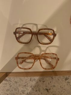 Jimmy fairly Vintage Glasses Aesthetic, Glasses Outfit Aesthetic, In The City Aesthetic, The City Aesthetic, Statement Glasses, 70s Glasses