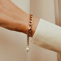 "Click on our store to avail amazing discounts and coupon codes! https://www.etsy.com/shop/RococoLadyJewelry?ref=simple-shop-header-name&listing_id=1110983977 Freshwater pearl gold bracelet curb chain bracelet for women baroque pearl birthstone bracelet link chain pearl jewelry gold chain bracelet gifts for her Freshwater Pearl Gold Bracelet Curb Chain Bracelet for Women Baroque Pearl Birthstone Bracelet Gold Figaro Chain Pearl Bracelet link chain pearl jewelry gold chain bracelet gifts for her Crescent Jewelry, Pearl Bracelet Jewelry, Gold Pearl Bracelet, Pearl Birthstone, 18k Gold Bracelet, Golden Chain, Gold Chain Jewelry, Chain Bracelets, Freshwater Pearl Bracelet