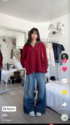 Flair Jeans Outfit Aesthetic, Lazy Aesthetic Outfit, Gay Winter Outfits, Windy Weather Outfit, Winter School Fits, Baggy Jeans Winter Outfit, Baggy Fall Outfits, Art Museum Outfits, Warm Comfy Outfits