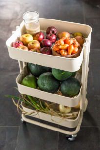 there are many different fruits in this cart